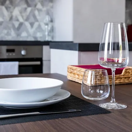 Alcarotti 6 דירה *